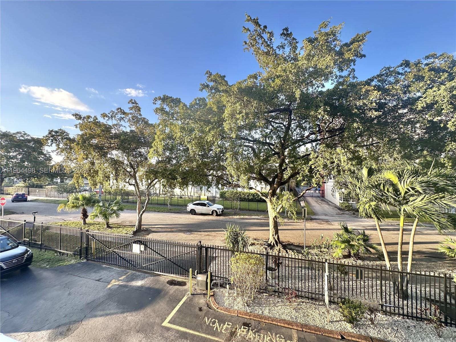 THREE HORIZONS NORTH COND - Residential