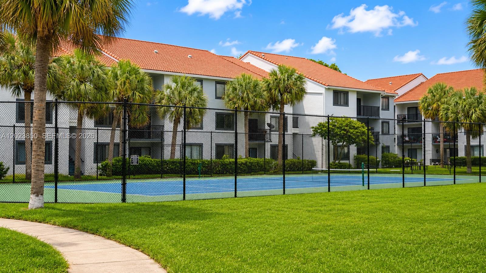 VISCONTI CONDO - Residential