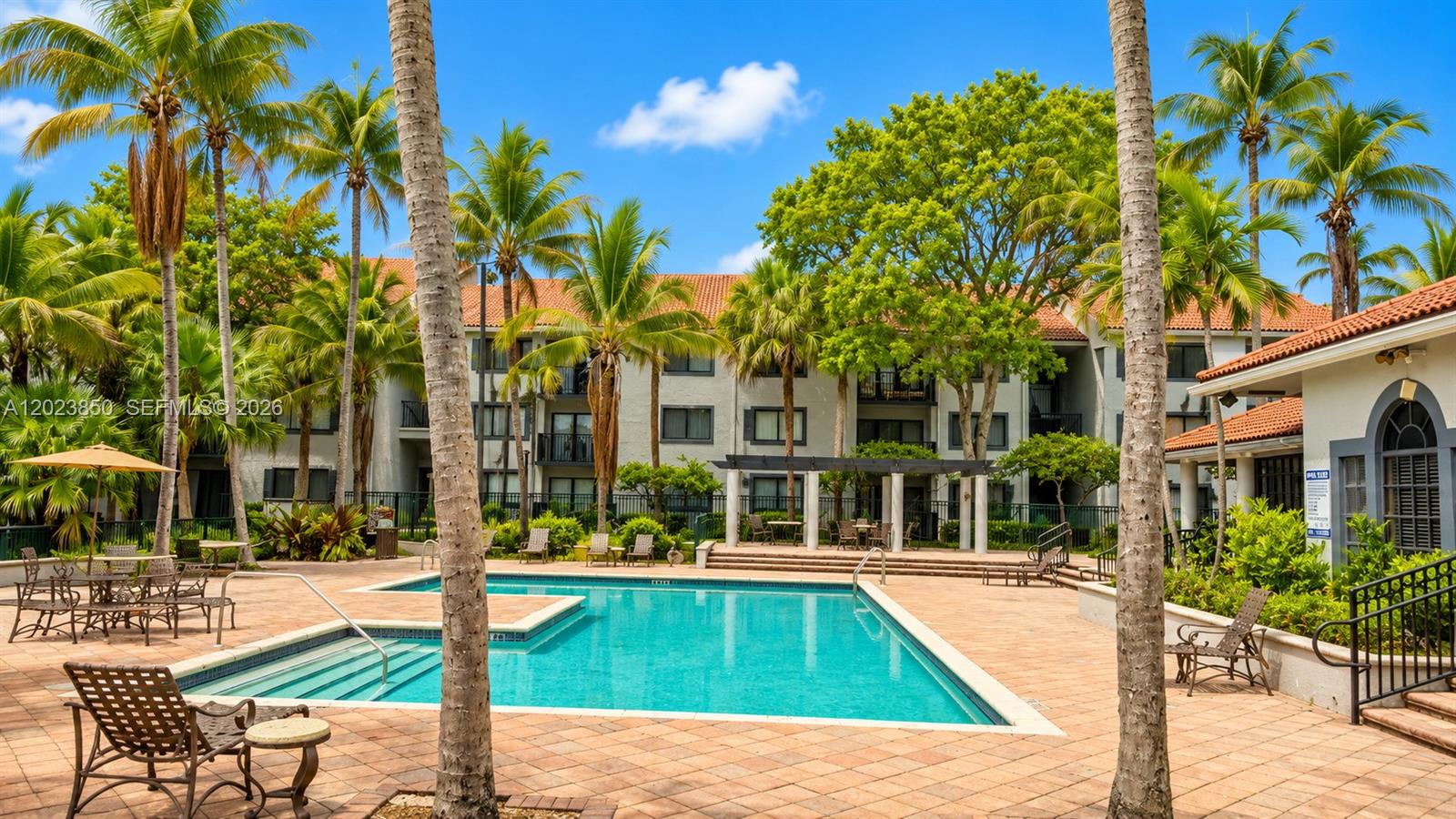 VISCONTI CONDO - Residential