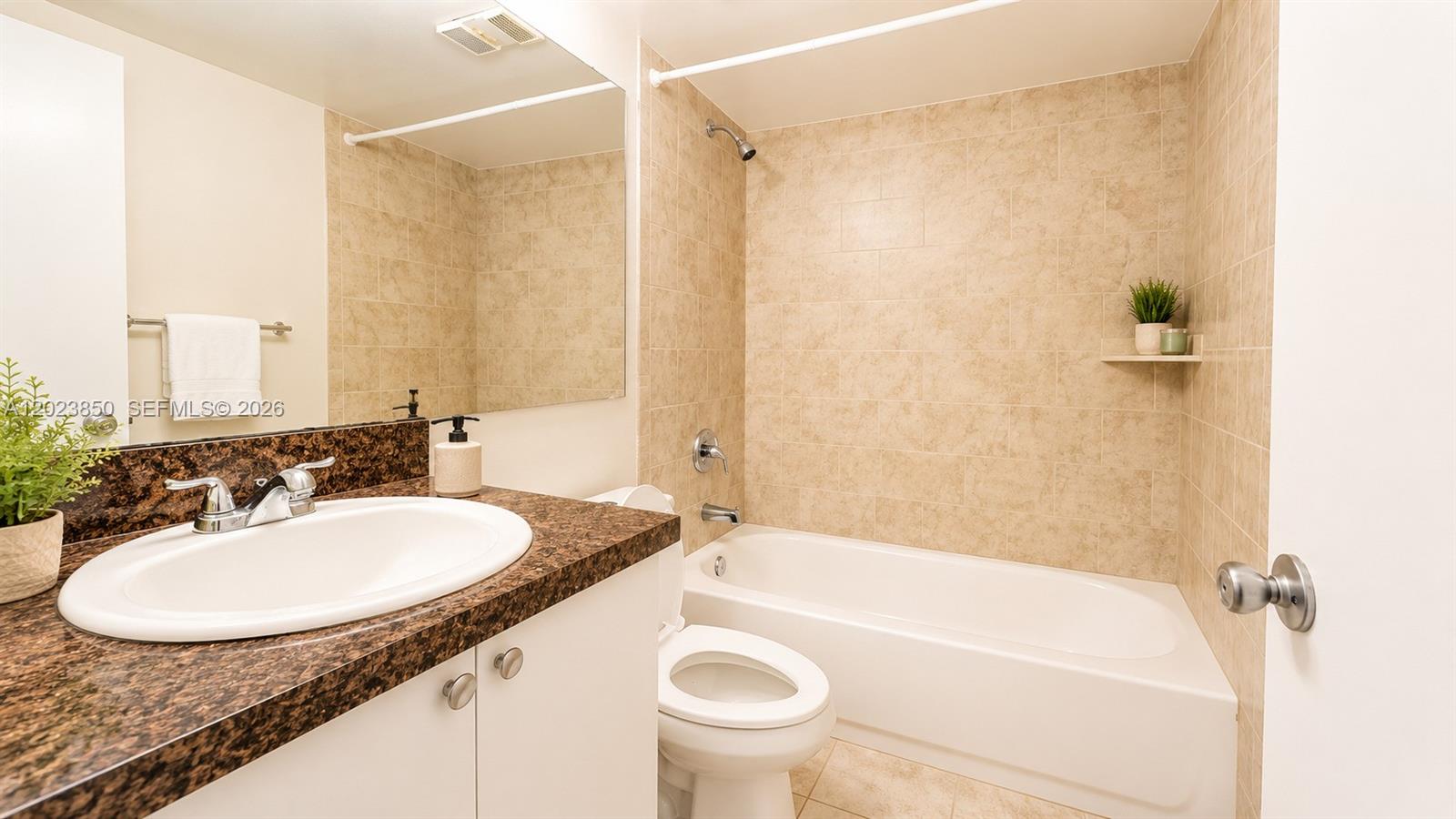 VISCONTI CONDO - Residential