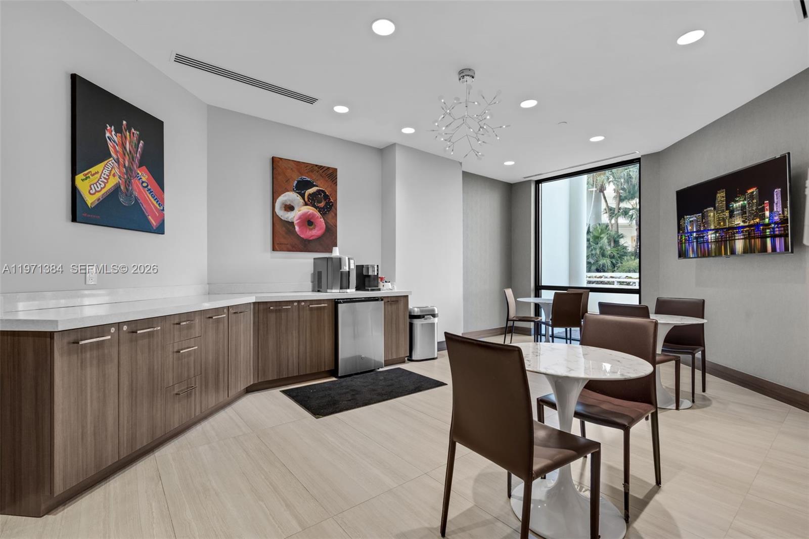 3000 ISL BLVD WILLIAMS IS - Residential