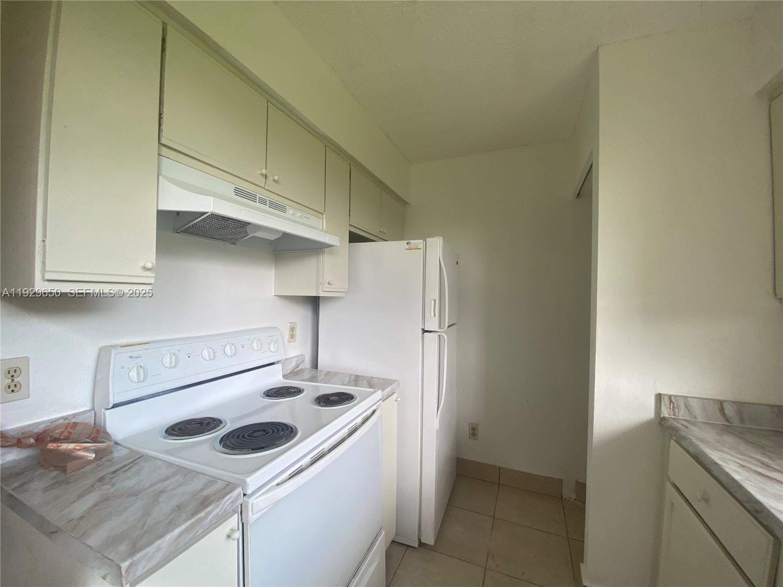 LAKESHORE CONDO I - Residential Lease