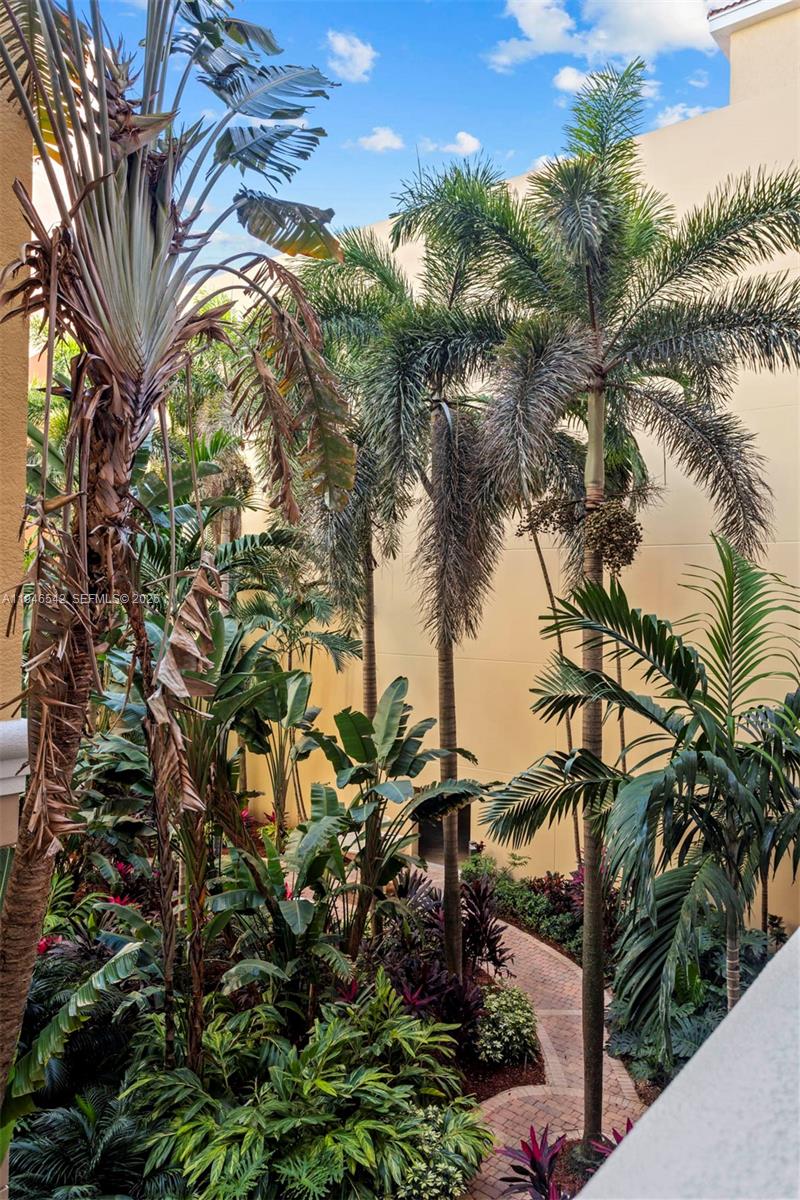 PORTO BELLAGIO CONDO - Residential