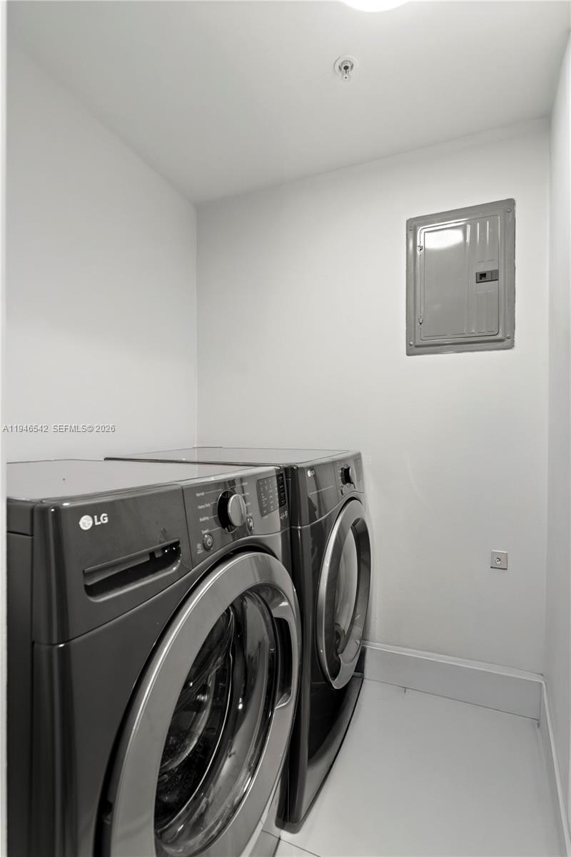 PORTO BELLAGIO CONDO - Residential