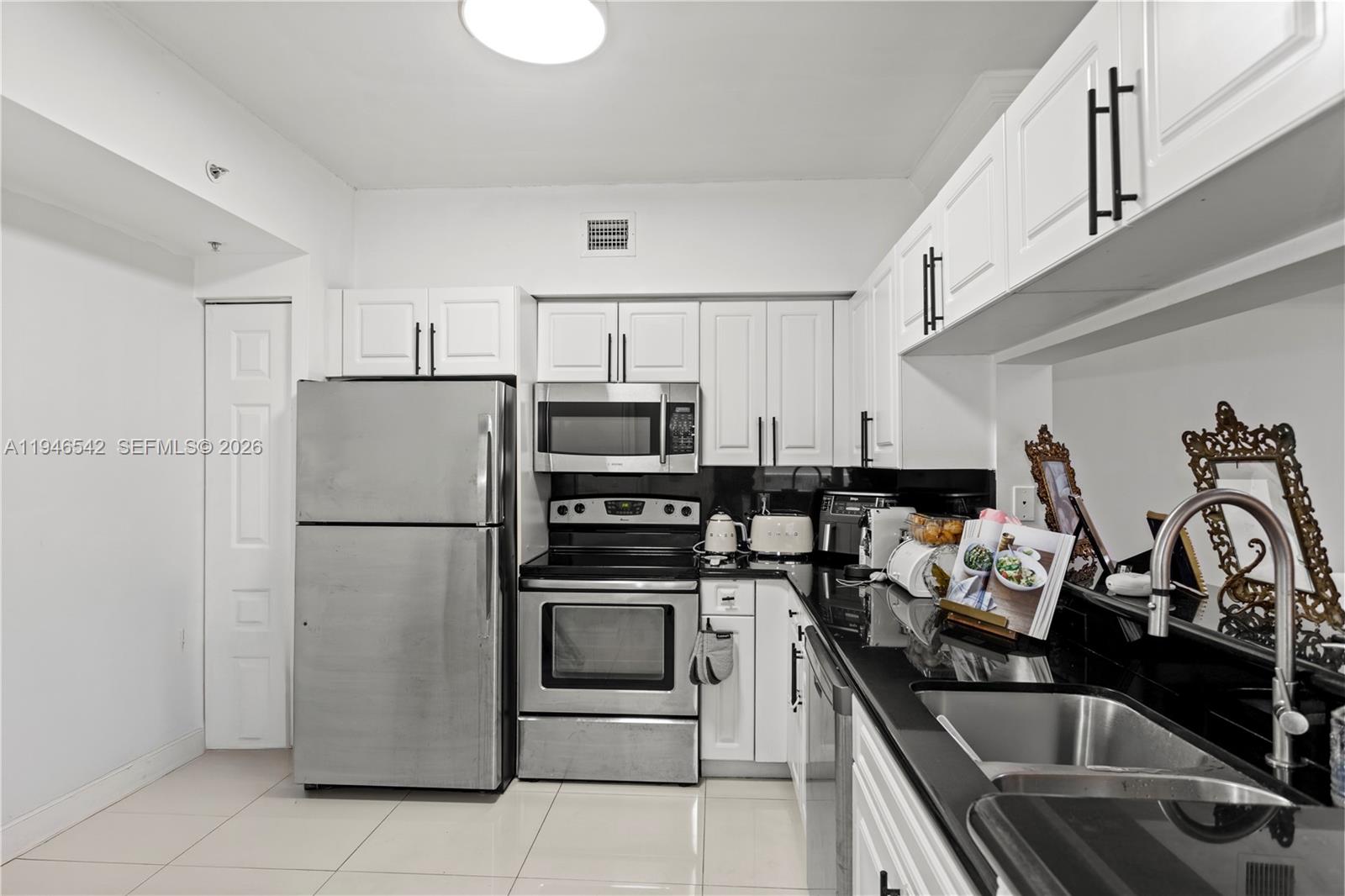 PORTO BELLAGIO CONDO - Residential