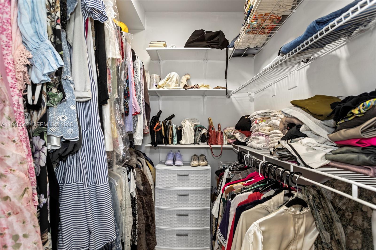 PORTO BELLAGIO CONDO - Residential