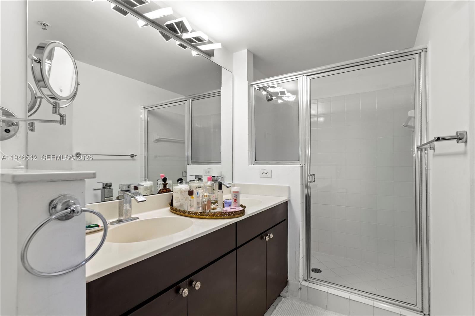 PORTO BELLAGIO CONDO - Residential