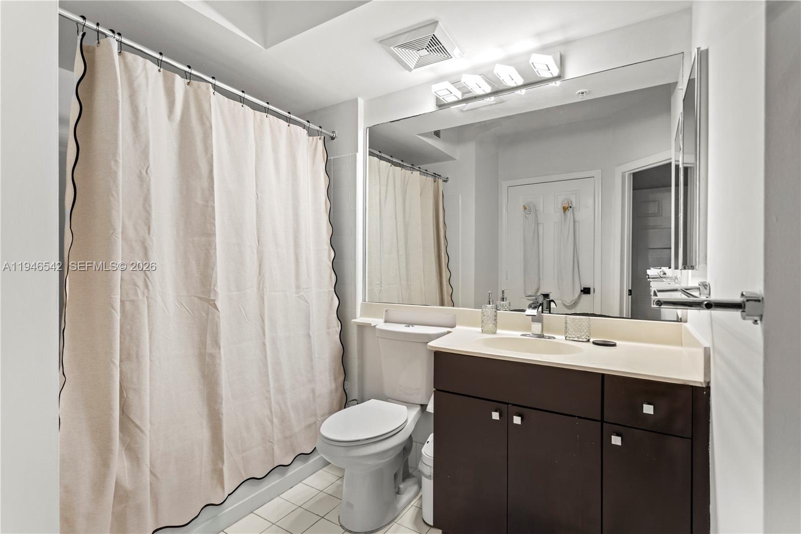 PORTO BELLAGIO CONDO - Residential