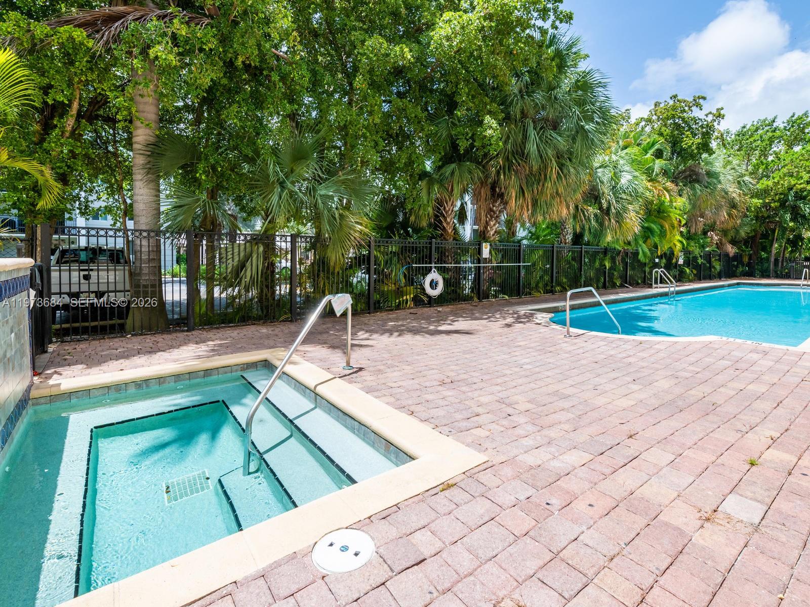 PORTO BELLAGIO CONDO - Residential