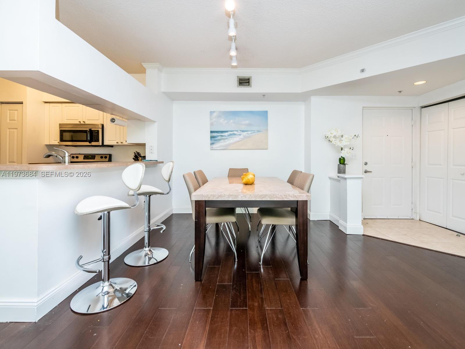 PORTO BELLAGIO CONDO - Residential