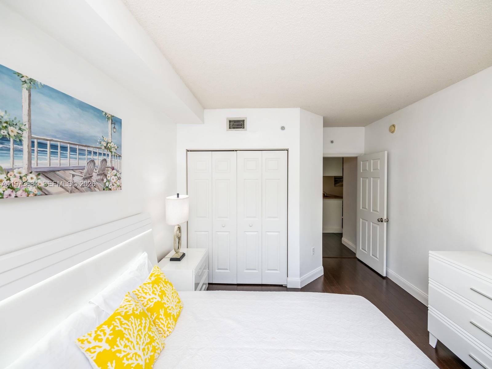 PORTO BELLAGIO CONDO - Residential