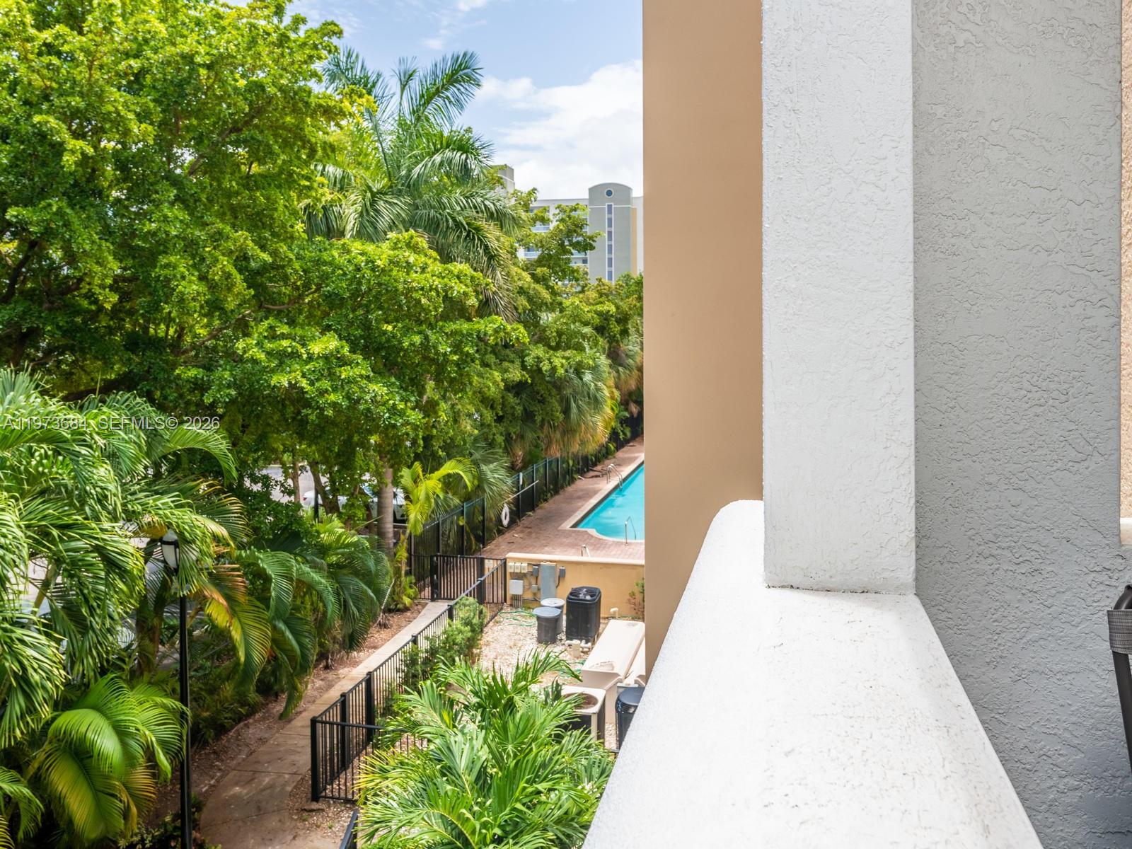 PORTO BELLAGIO CONDO - Residential