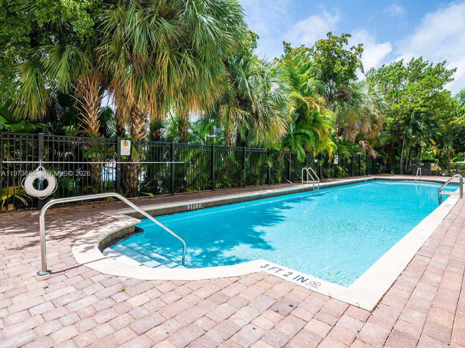 PORTO BELLAGIO CONDO - Residential