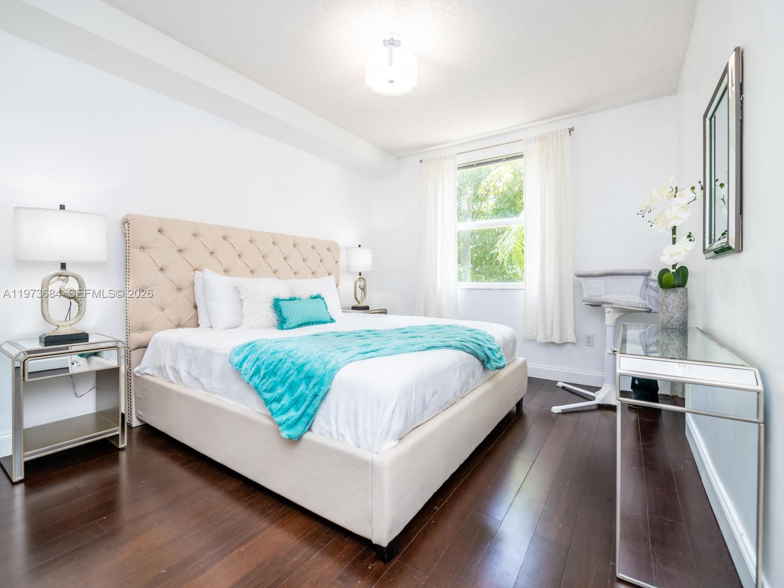 PORTO BELLAGIO CONDO - Residential