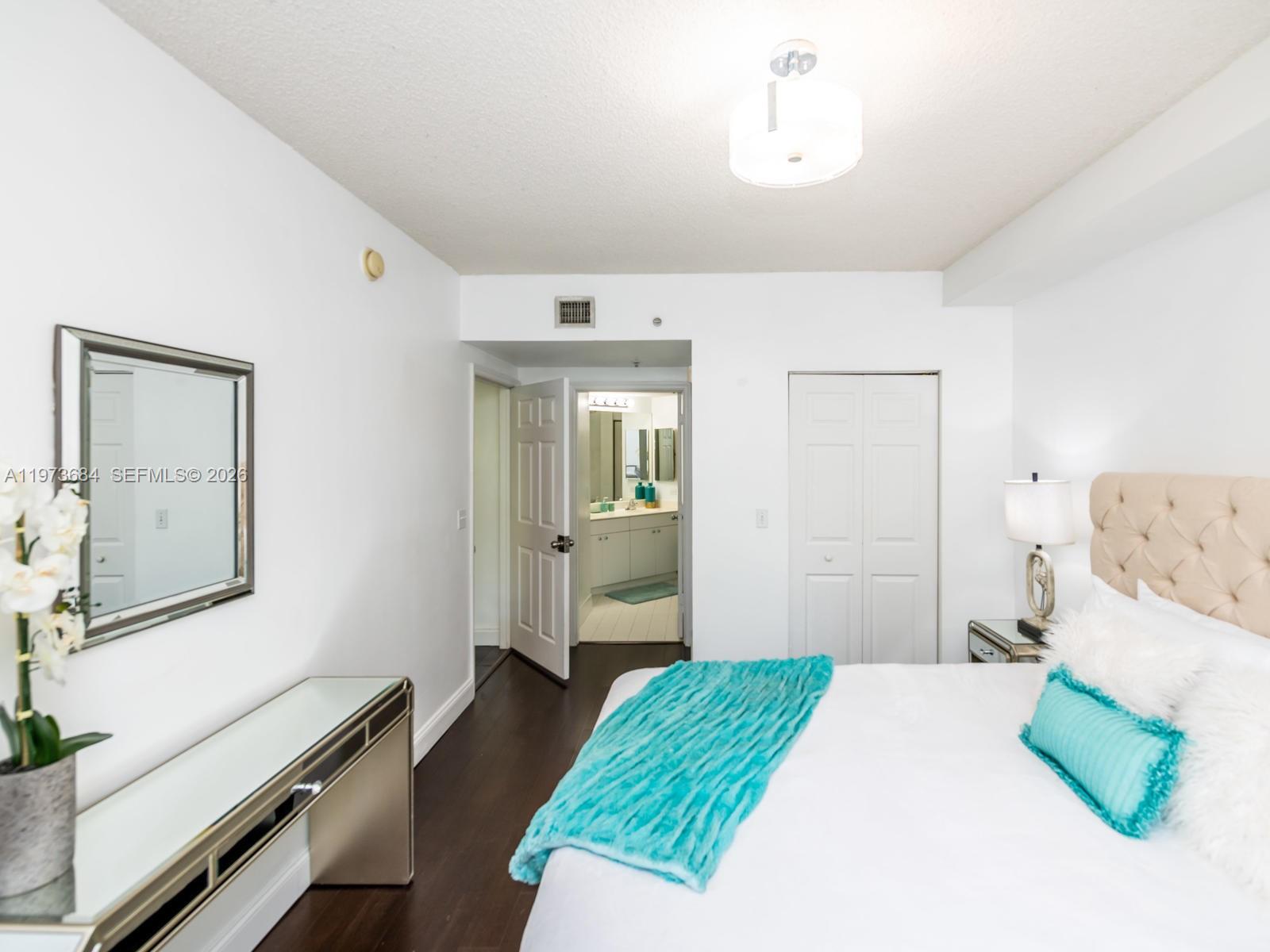 PORTO BELLAGIO CONDO - Residential