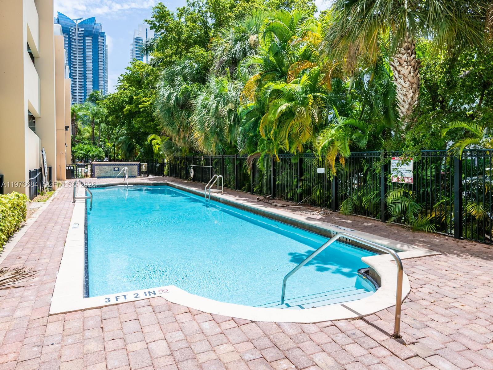 PORTO BELLAGIO CONDO - Residential