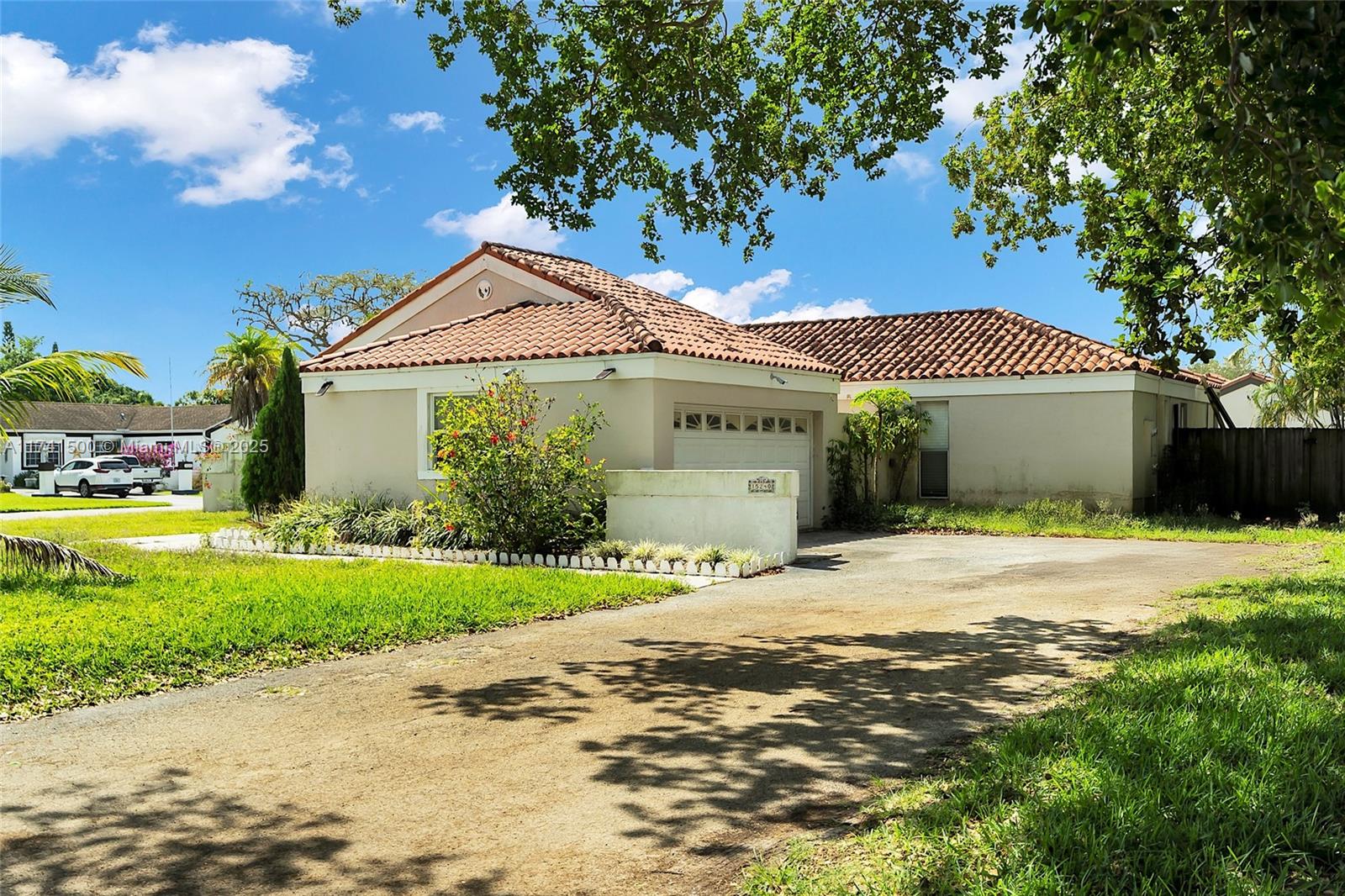 15240 Sw 152nd Ter, Miami, Broward County, Florida - 3 Bedrooms  
2 Bathrooms - 