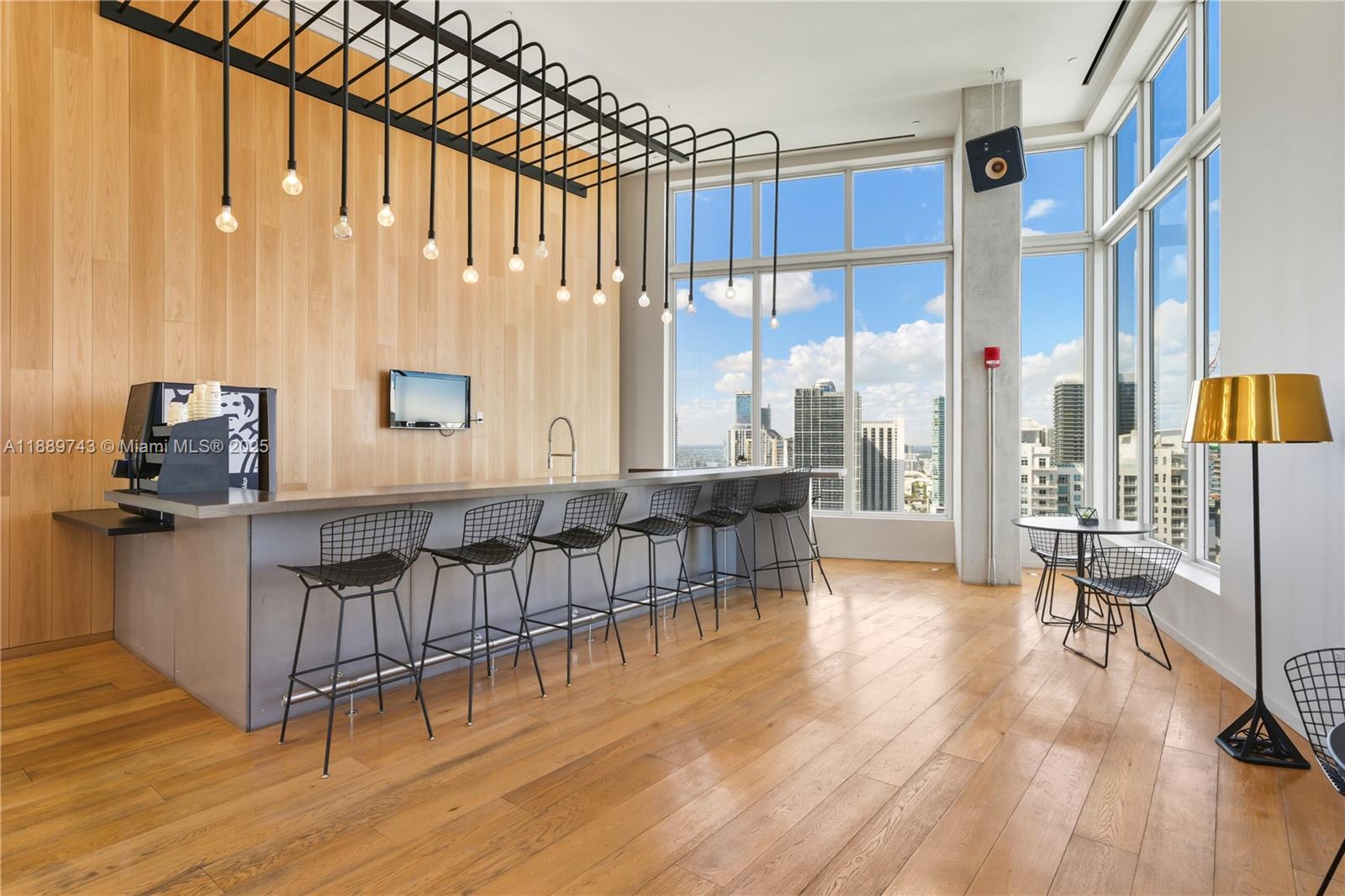 CENTRO CONDO - Residential