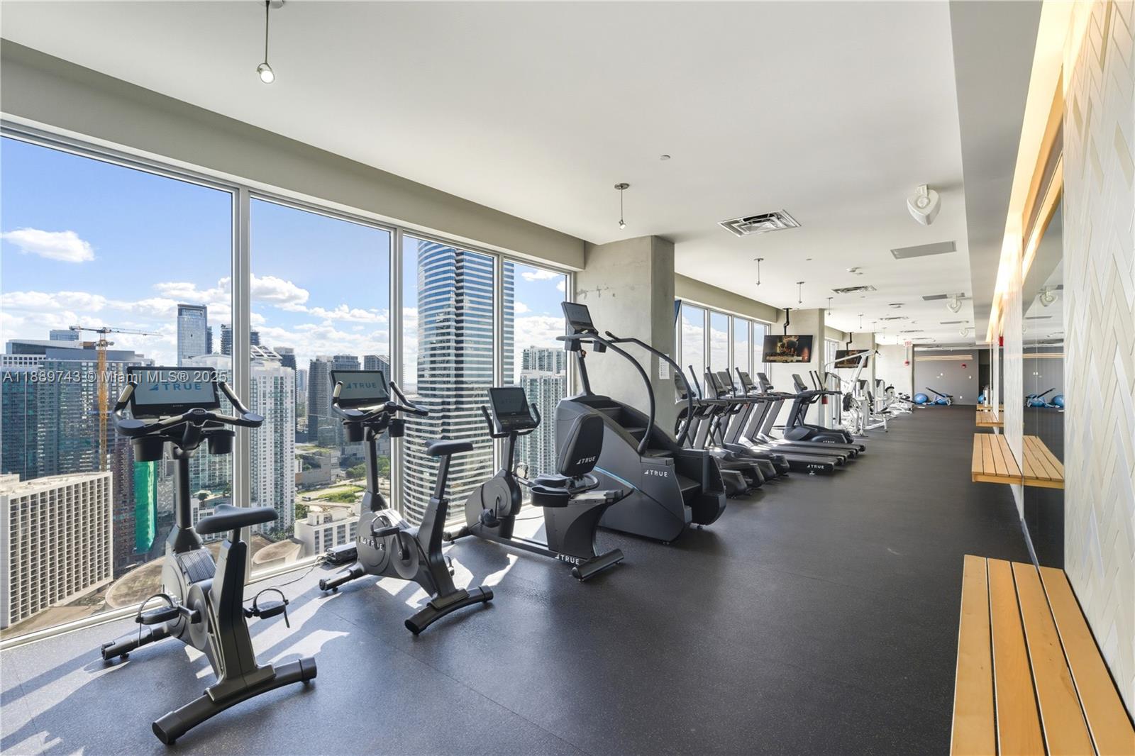 CENTRO CONDO - Residential