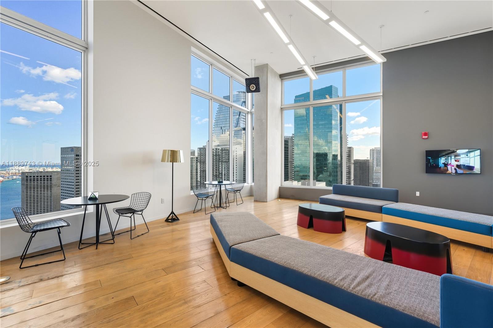 CENTRO CONDO - Residential