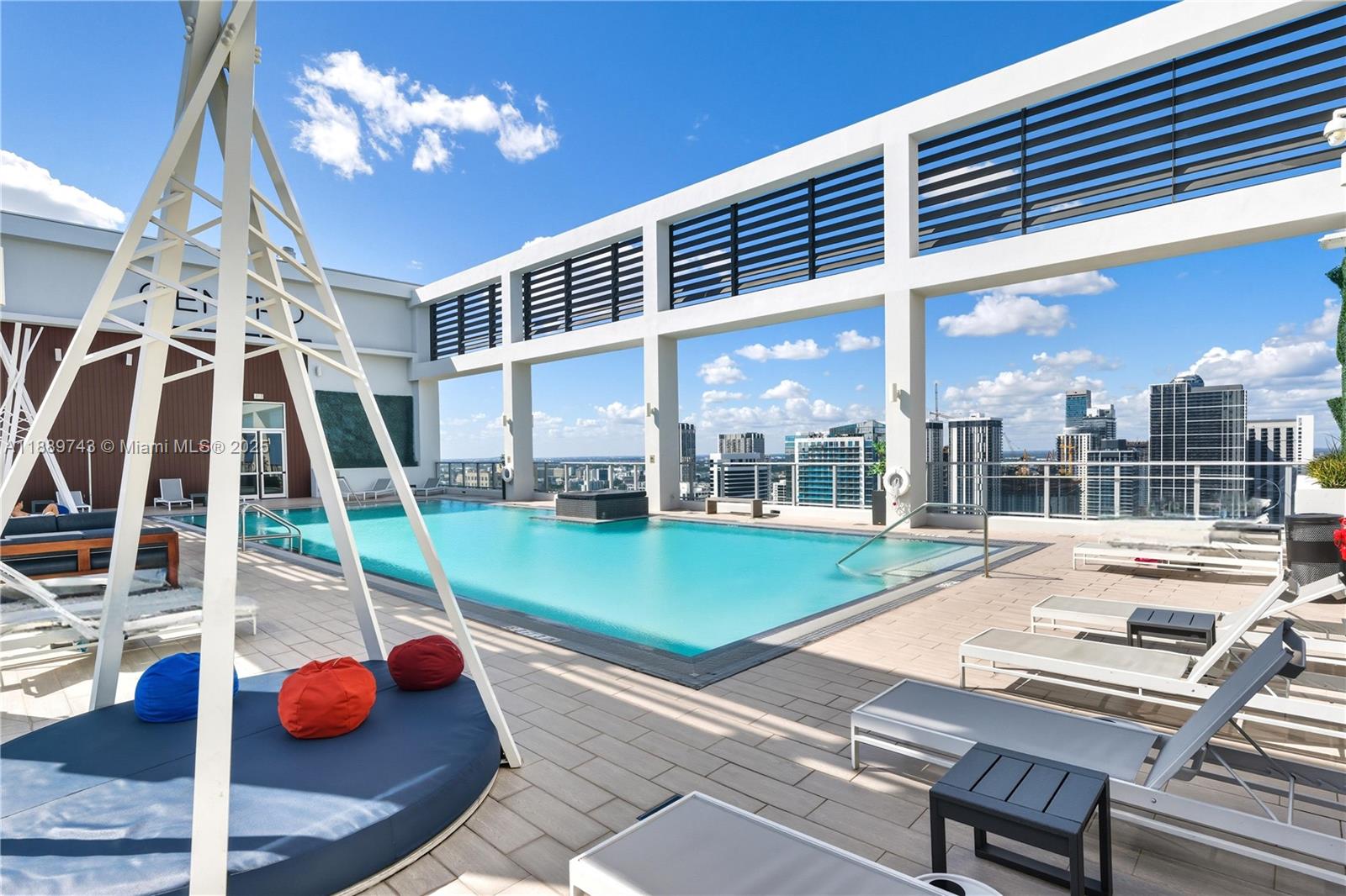 CENTRO CONDO - Residential