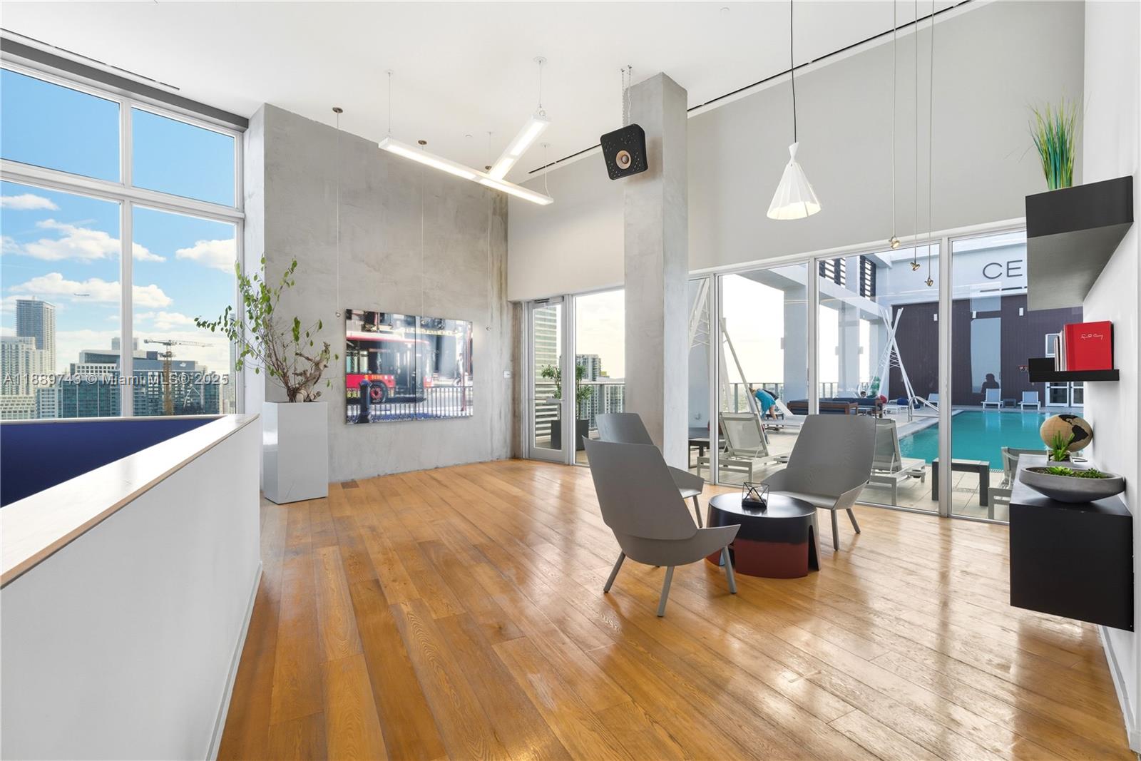 CENTRO CONDO - Residential