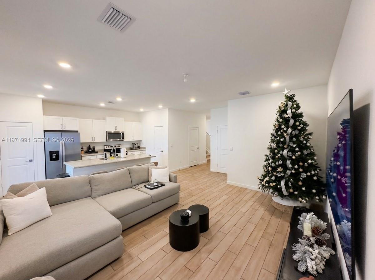 CEDAR AT KEYS GATE - Residential