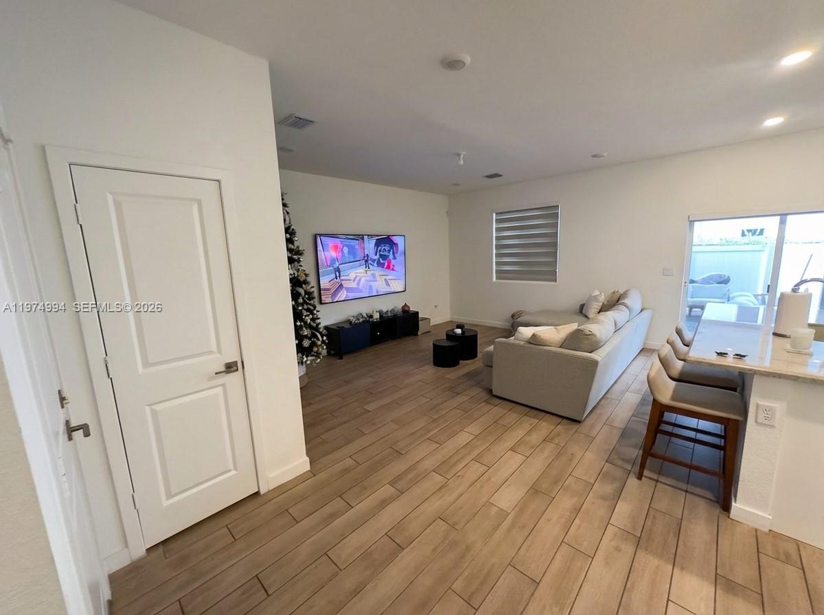 CEDAR AT KEYS GATE - Residential