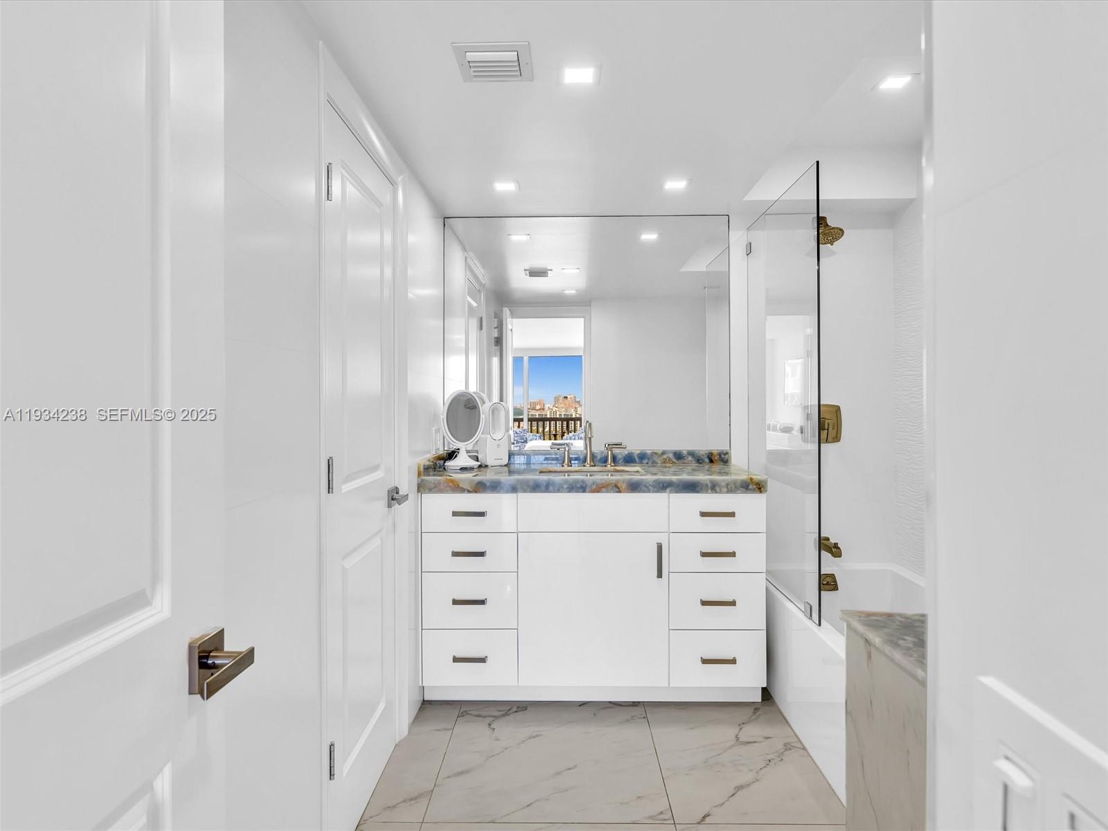 POINT OF AMERICAS II - Residential