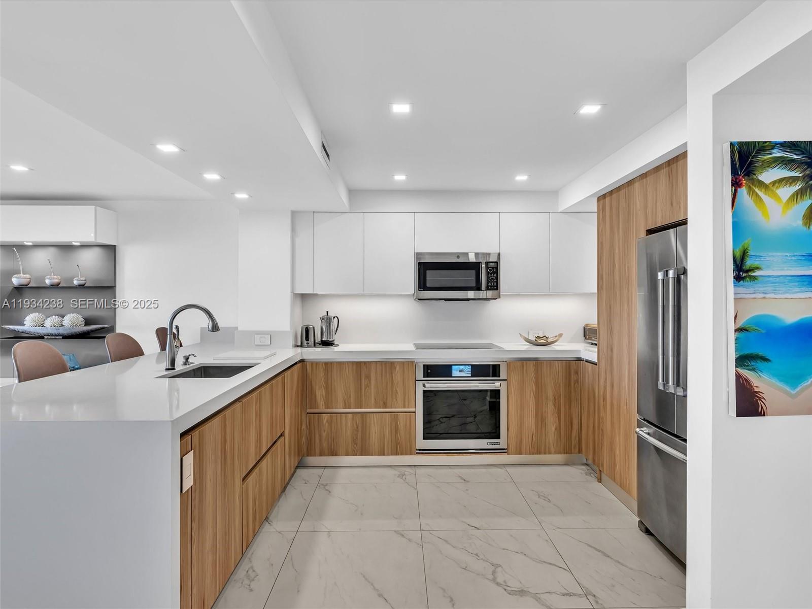 POINT OF AMERICAS II - Residential