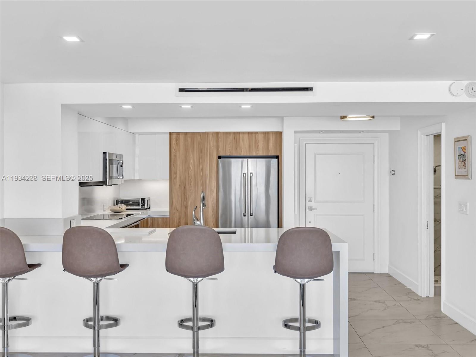 POINT OF AMERICAS II - Residential