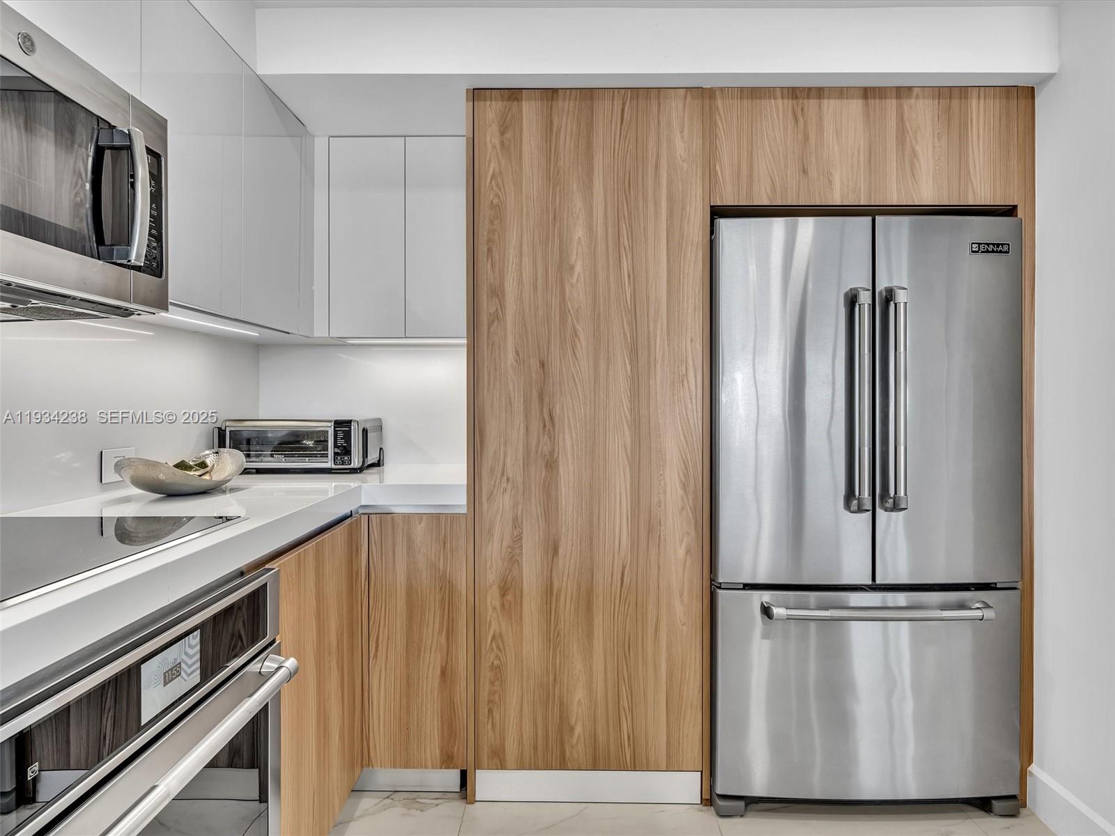 POINT OF AMERICAS II - Residential