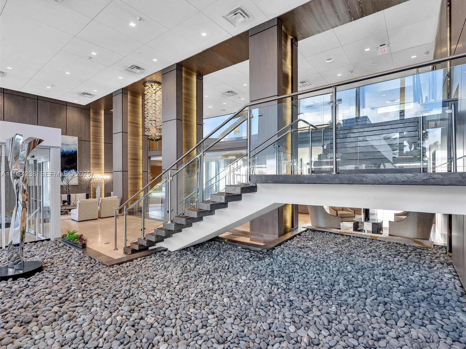 POINT OF AMERICAS II - Residential