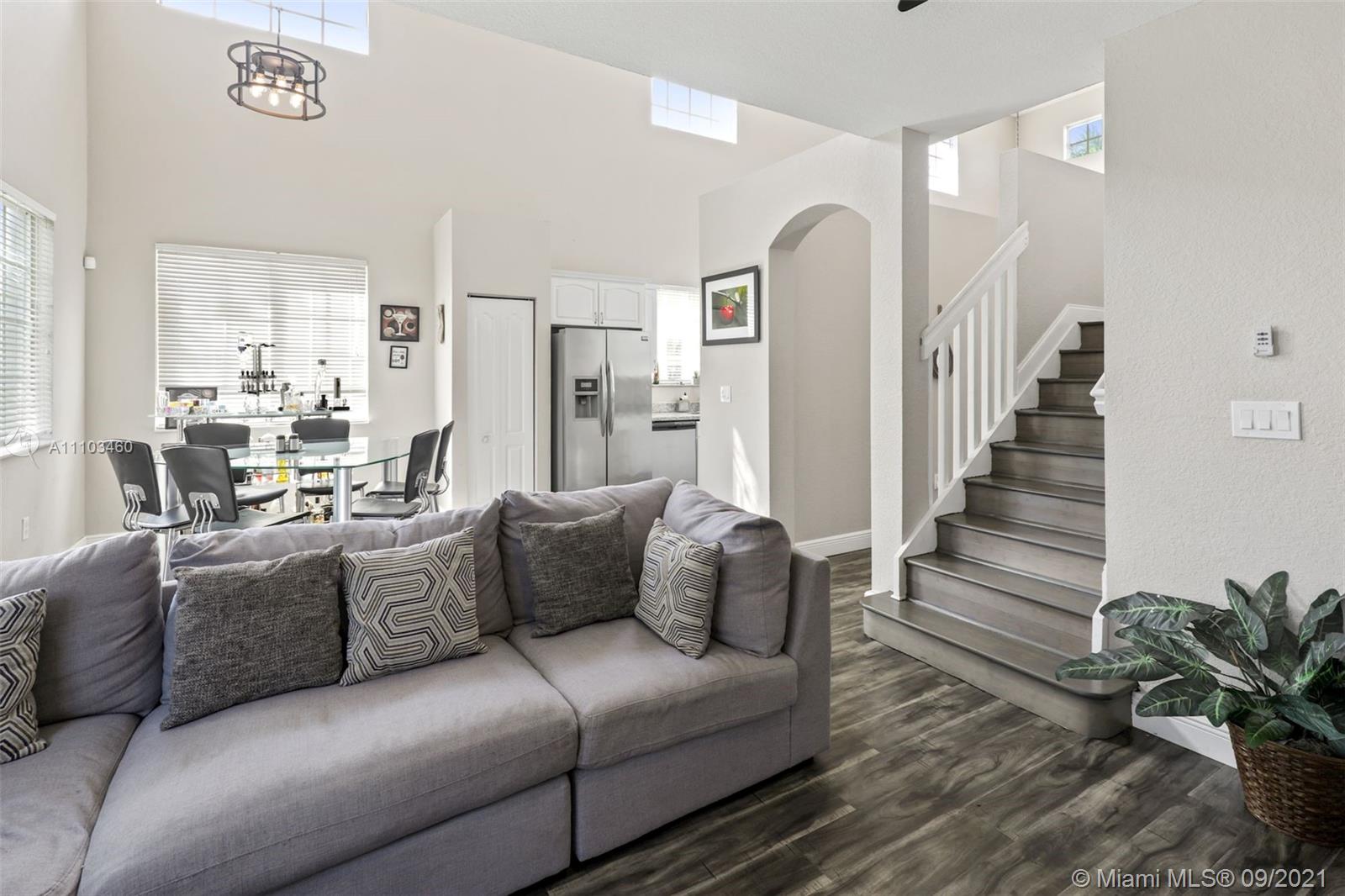 COCONUT CAY - Residential