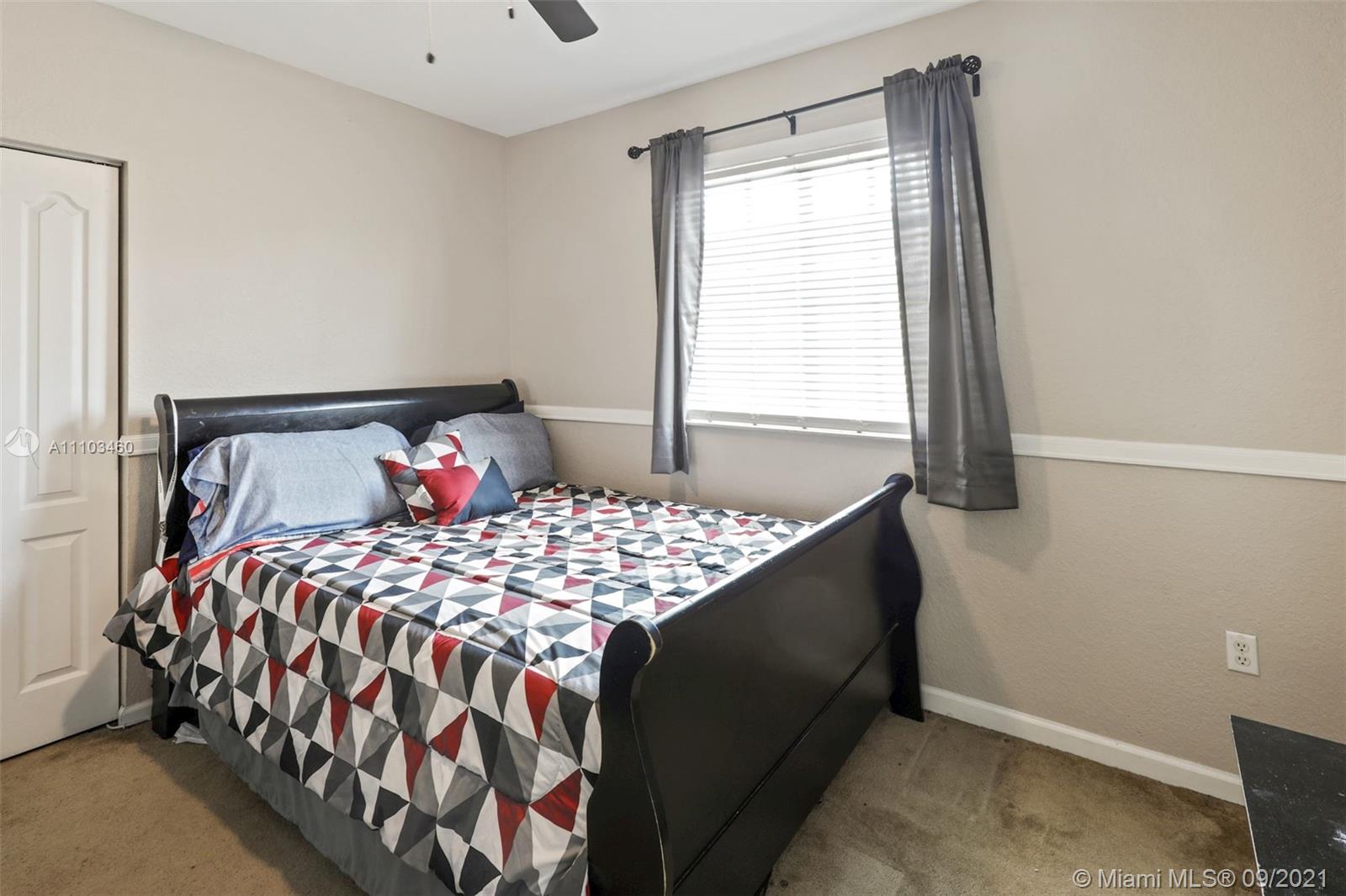 COCONUT CAY - Residential