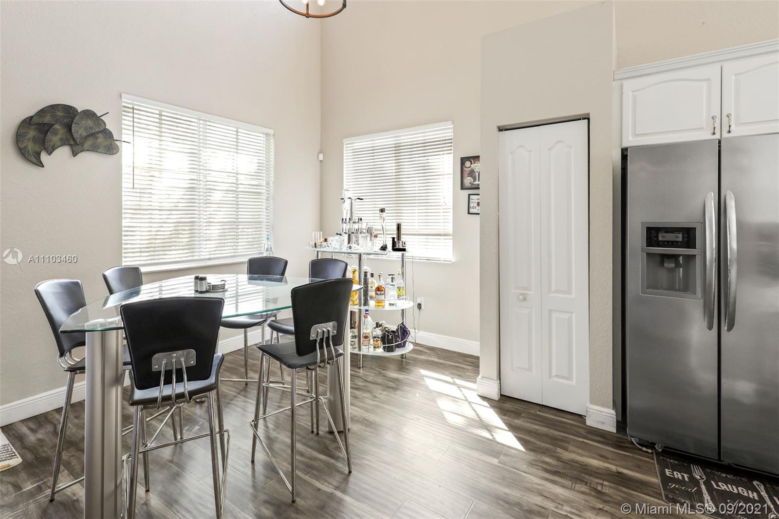 COCONUT CAY - Residential