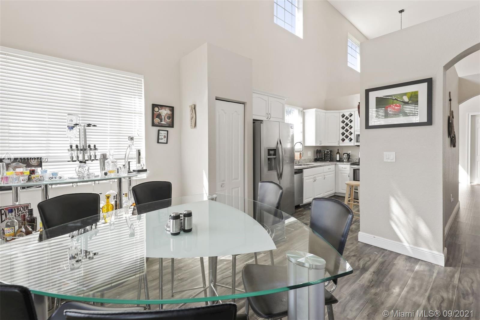 COCONUT CAY - Residential