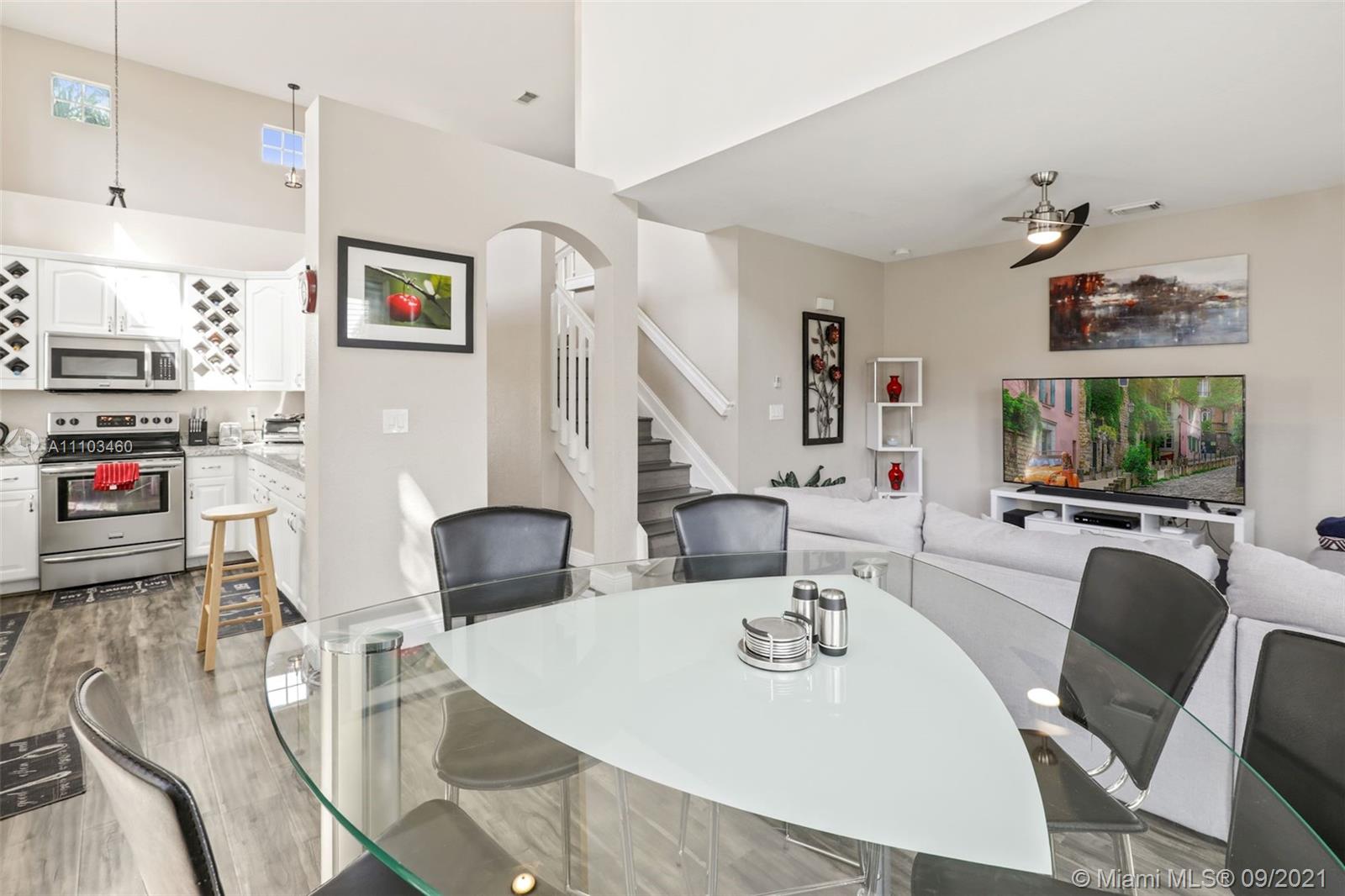 COCONUT CAY - Residential