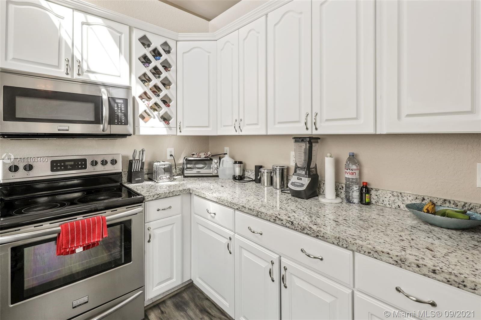 COCONUT CAY - Residential