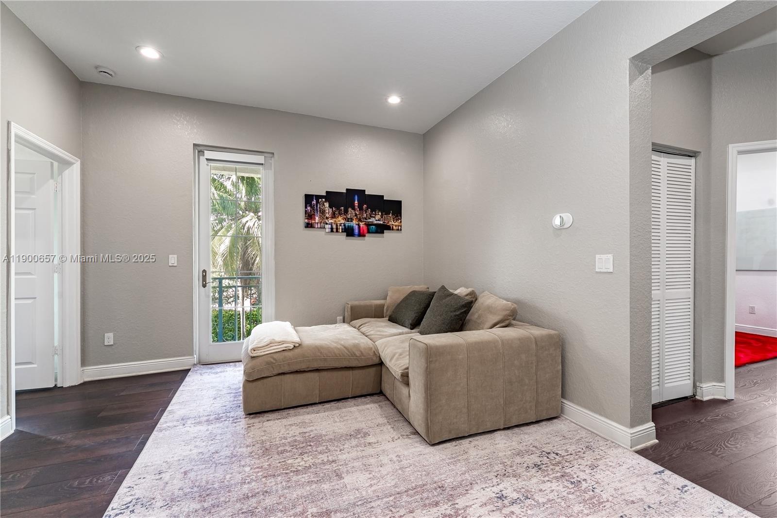 MONTCLAIR - Residential