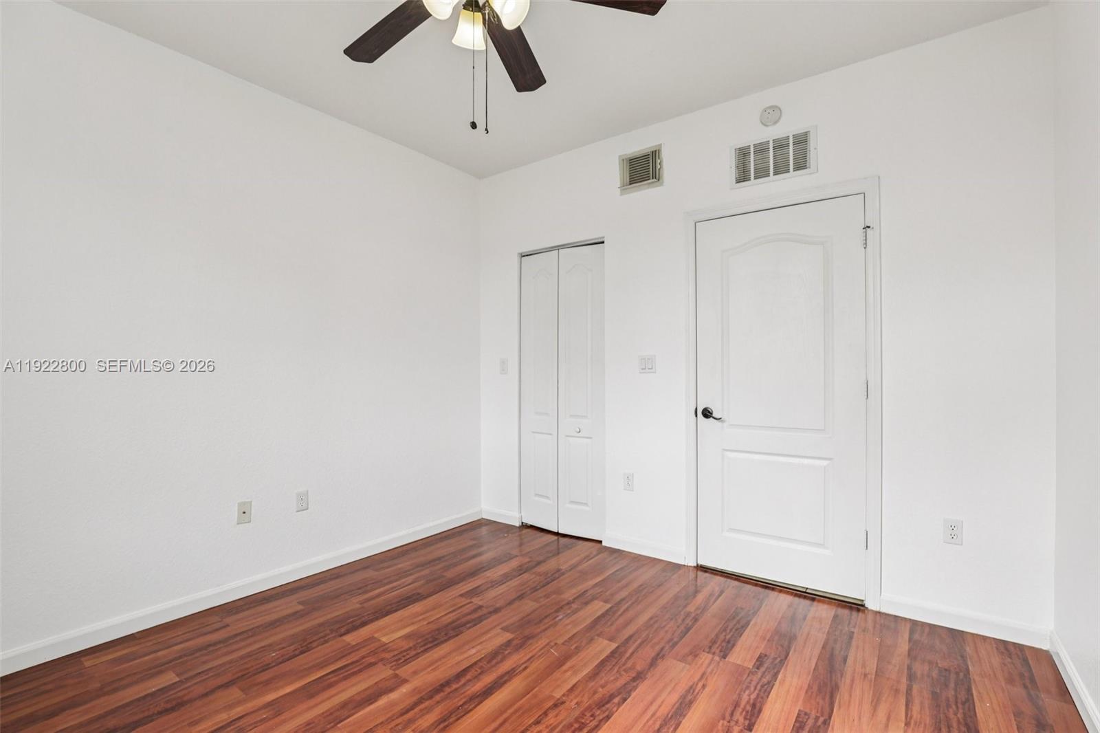 MANDARIN LAKES - Residential