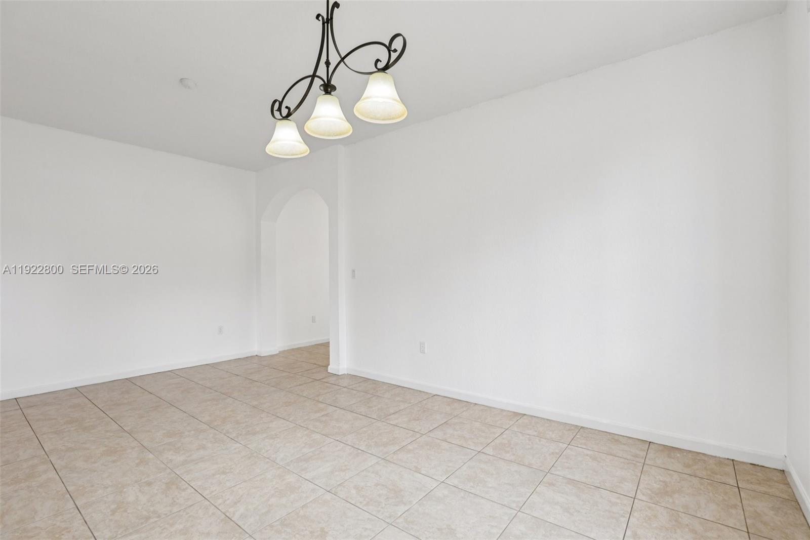 MANDARIN LAKES - Residential