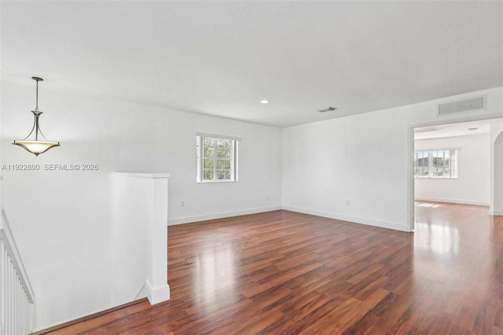 MANDARIN LAKES - Residential