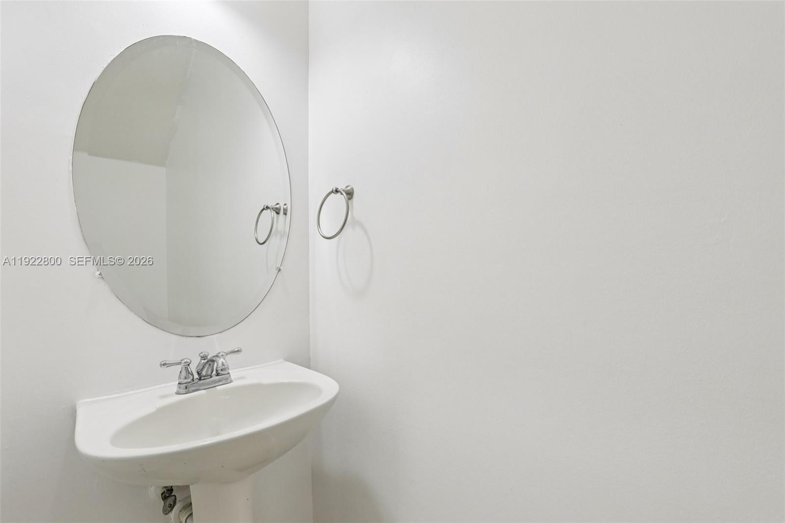 MANDARIN LAKES - Residential