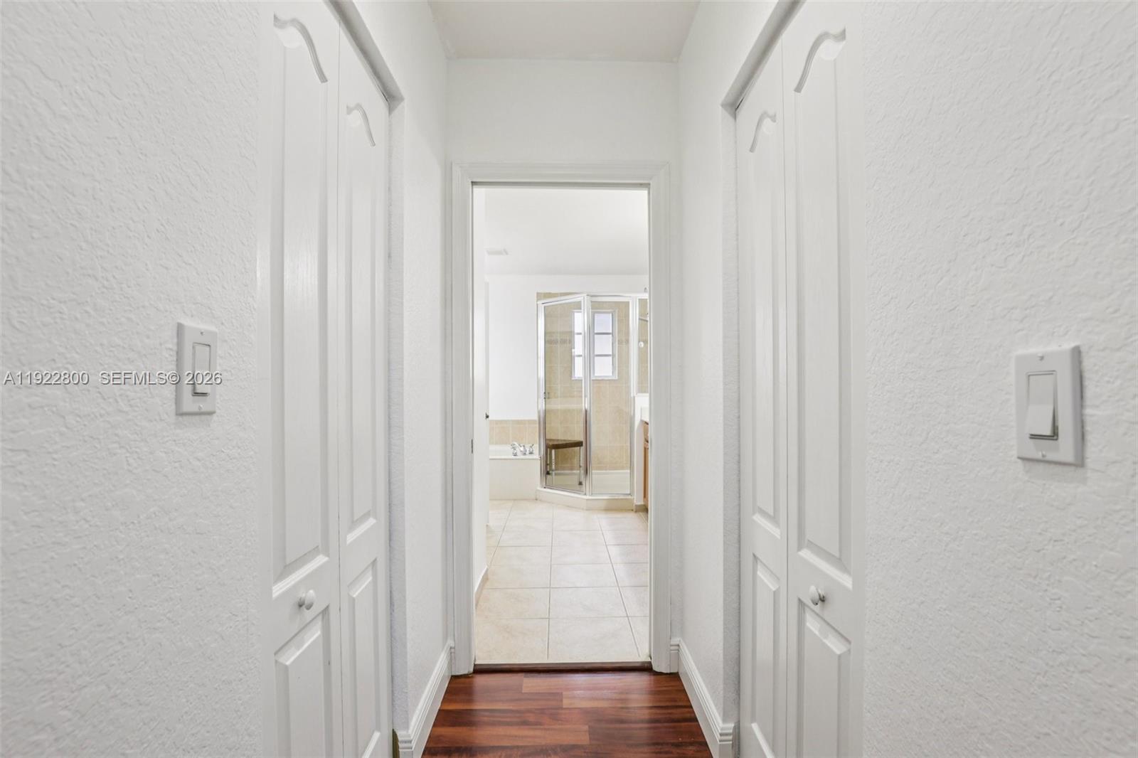 MANDARIN LAKES - Residential