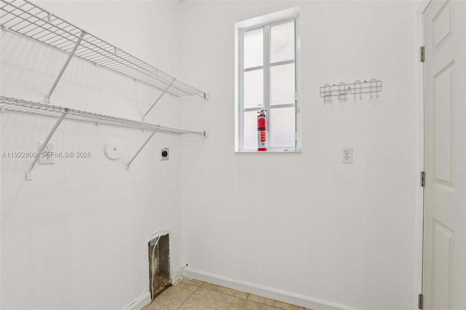 MANDARIN LAKES - Residential