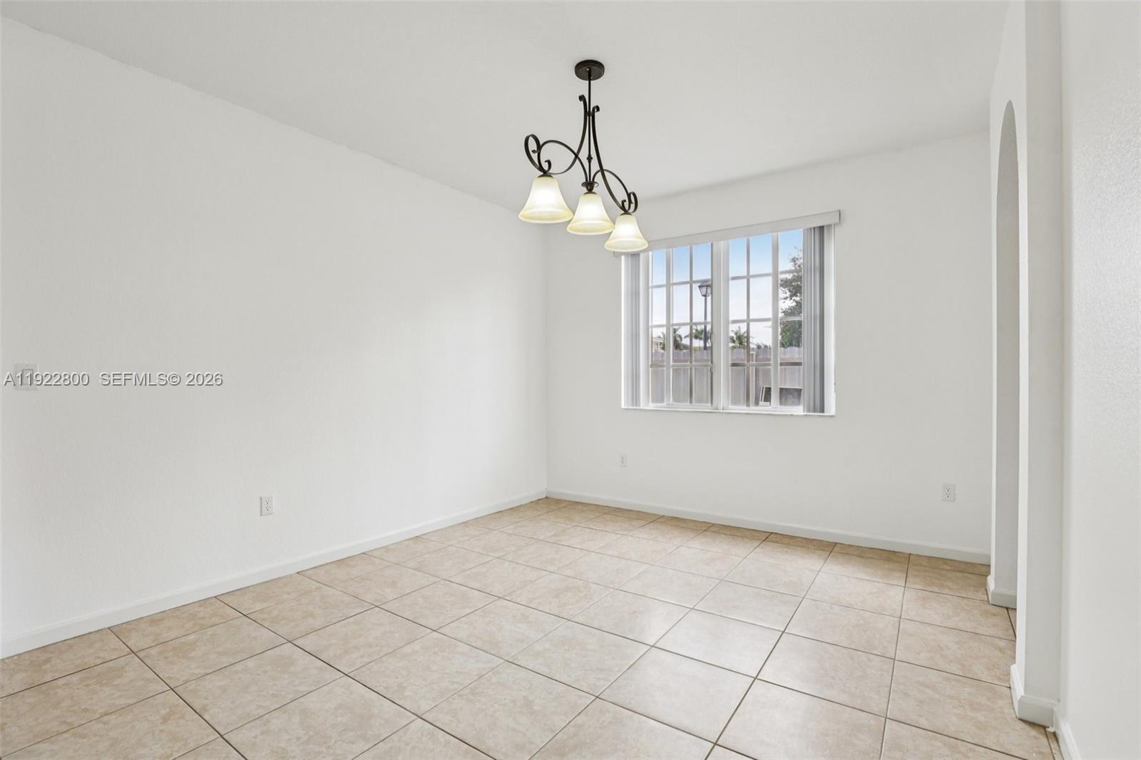 MANDARIN LAKES - Residential