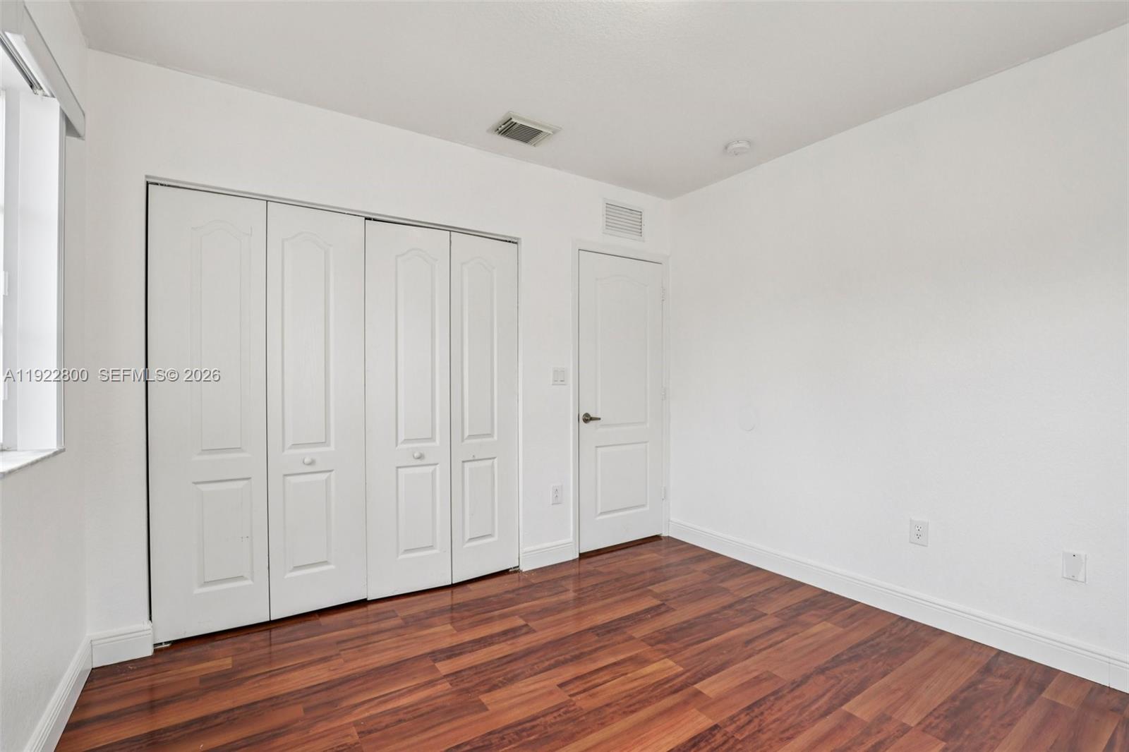 MANDARIN LAKES - Residential