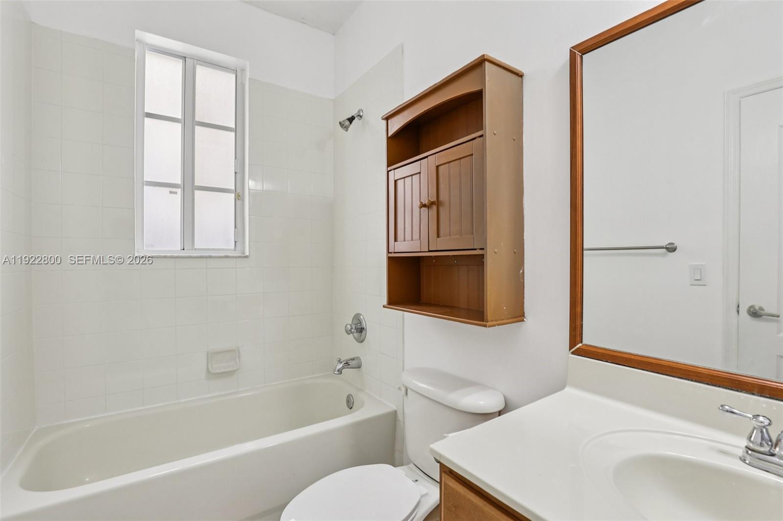 MANDARIN LAKES - Residential