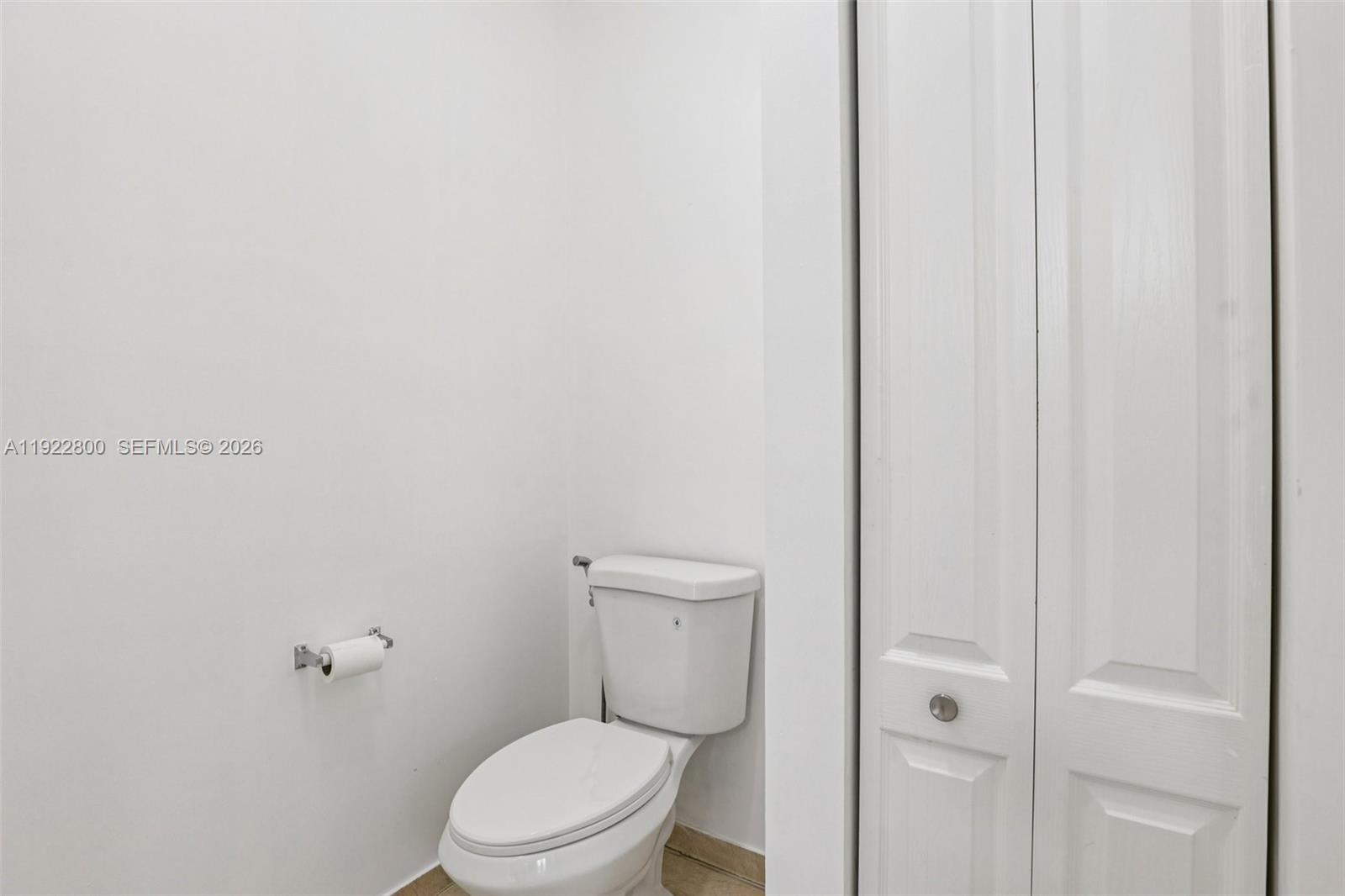 MANDARIN LAKES - Residential